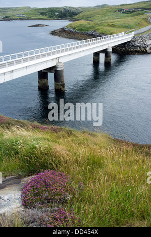 Great Bernera Bridge die erste betonte Betonbrücke gebaut werden, in Europa, Isle of Bernera Western Isles Schottland UK Stockfoto