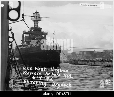 USS West Virginia Fortschritt Bild Nr. 2 09.06.42, Entering Trockendock (FCP)--296918 Stockfoto