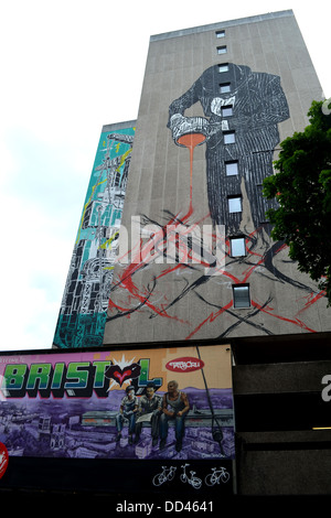 Der Mann geeignet, ein 12-stöckiges Werk der street-Art von Bristol native Nick Walker auf Nelson Street in Bristol Stockfoto