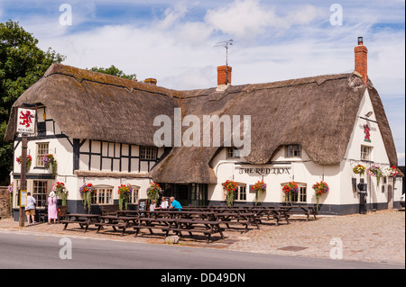 Das Red Lion Pub bei Avebury, Wiltshire, England, Großbritannien, Uk Stockfoto