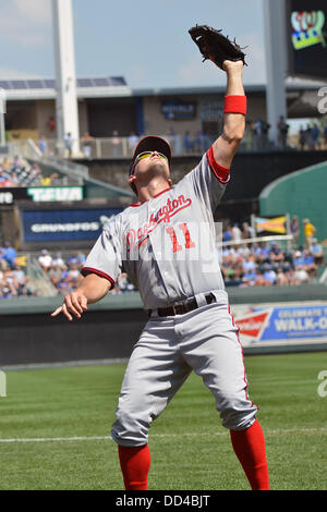 Kansas City, Missouri, USA. 25. August 2013. 25. August 2013: Washington Nationals dritte Baseman Ryan Zimmerman (11) fängt eine Pop-Fliege während ein MLB-Spiel zwischen den Washington Nationals und die Kansas City Royals im Kauffman Stadium in Kansas City, Missouri Die Royals gewann, 6-4. Bildnachweis: Csm/Alamy Live-Nachrichten Stockfoto