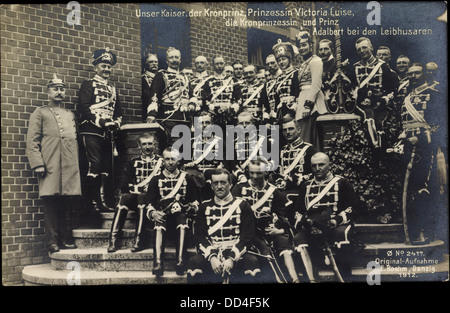 AK Kaiser, Kronprinz, Kronprinzessin Viktoria Luise, Prinz Adalbert, Leibhusaren; Stockfoto