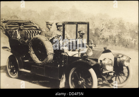 AK Kronprinz Wilhelm von Preußen Im Auto Unterwegs; Stockfoto