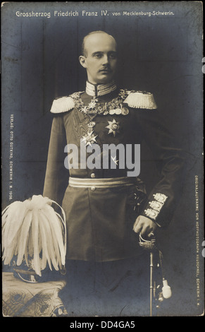 AK Großherzog Friedrich Franz IV von Mecklenburg-Schwerin, Federhelm; Stockfoto