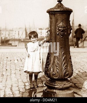 Plymouth Docks Wasser Brunnen viktorianischen Zeit Stockfoto