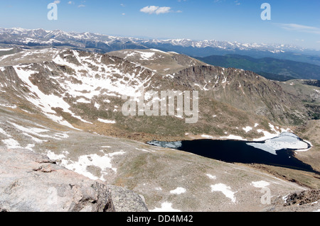 Der Gipfel und Seen des Mount Evans, in der Nähe von Denver, Colorado, USA Stockfoto