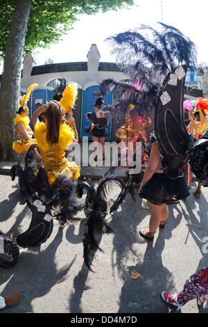 London, UK. 26. August 2013. Notting Hill Karneval 2013, der traditionelle Karnevalsumzug Erwachsene Tag auf Bank Holiday Montag. Foto: Nick Savage/Alamy Live-Nachrichten Stockfoto