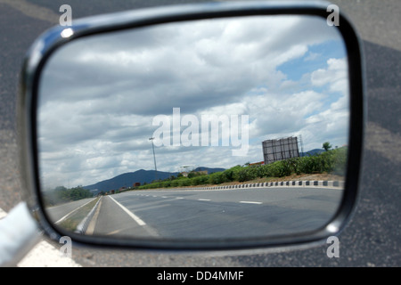 Salem-Bangalore Nationalstraße Nr. 7; Indien Stockfoto