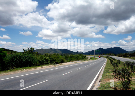 Nationalstraße Nr. 7. Salem, Bangalore Strecke. Stockfoto