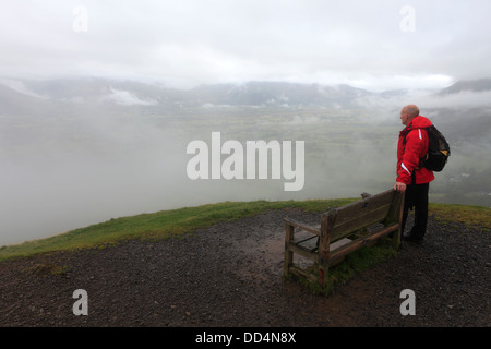 Nebligen Morgen über Keswick Stadt, Lake District National Park, Grafschaft Cumbria, England, UK. Stockfoto