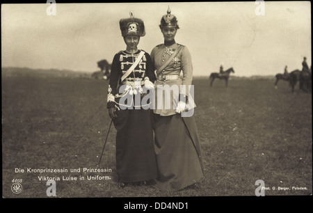 AK Kronprinzessin Und Prinzessin Viktoria Luise in Husarenuniform, NPG 4468; Ungelaufen, Sehr Guter Formgebung Stockfoto