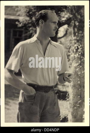 Foto Ak Erbgroßherzog Georg Donatus von Hessen Und Bei Rhein, Zigarette; Stockfoto