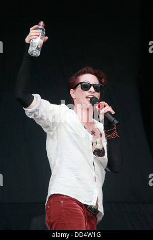 Amanda Palmer & The Grand Theft Orchester erklingt in Glastonbury Festival 2013, Somerset, England, Vereinigtes Königreich. Stockfoto