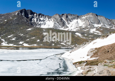 Der Gipfel und Seen des Mount Evans, in der Nähe von Denver, Colorado, USA Stockfoto