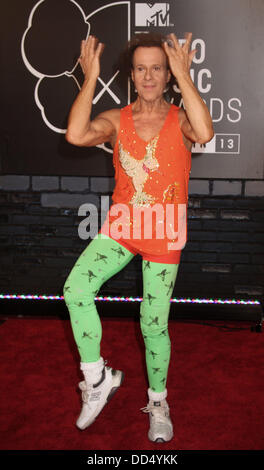 New York, New York, USA. 25. August 2013. Fitness-Persönlichkeit statt RICHARD SIMMONS.attends den roten Teppich während der "MTV Video Music Awards 2013" im Barclays Center in Brooklyn, NY. Bildnachweis: Nancy Kaszerman/ZUMAPRESS.com/Alamy Live-Nachrichten Stockfoto