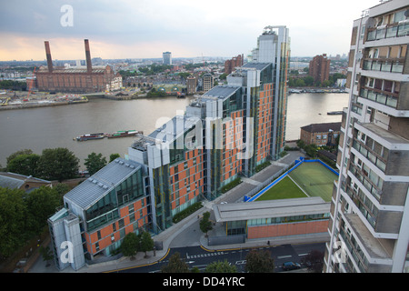 Montevetro Gebäude, entworfene von Richard Rogers mit Blick auf die Themse Luxuswohnungen, Battersea erreichen, Chelsea, London Stockfoto
