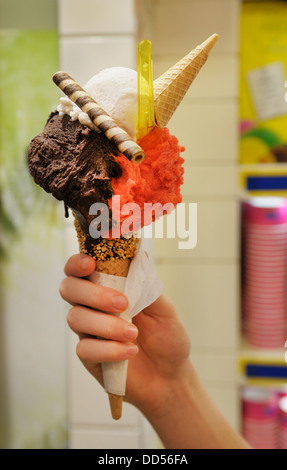 Eis in einem Kegel, Rom, Italien Stockfoto