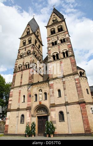 Die Basilika von St. Castor ist die älteste Kirche in Koblenz im Bundesland Rheinland-Pfalz. Stockfoto
