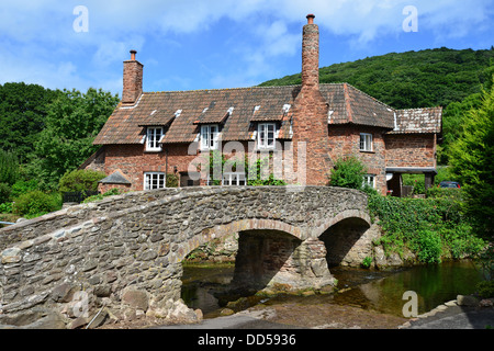 Der Lastesel Brücke, Allerford, Exmoor National Park, Somerset, England, Vereinigtes Königreich Stockfoto