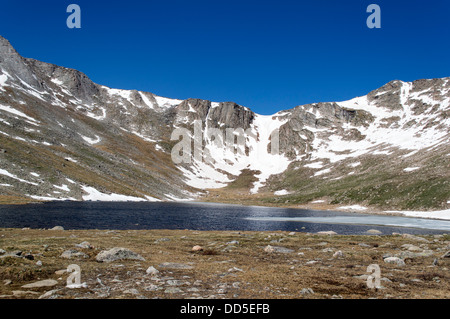 Der Gipfel und Seen des Mount Evans, in der Nähe von Denver, Colorado, USA Stockfoto