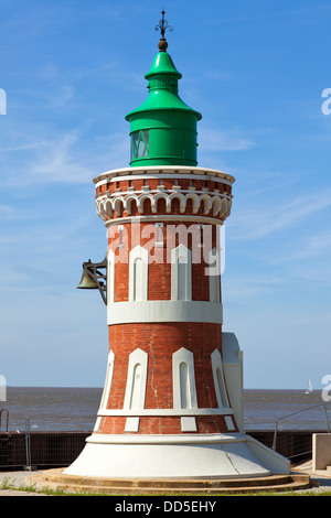 Der Pingelturm, historischen Leuchtturm im Hafen von Bremerhaven Stockfoto