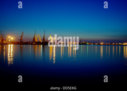 Nachtansicht der Hafen-Hafenstadt. Odessa. Ukraine Stockfoto