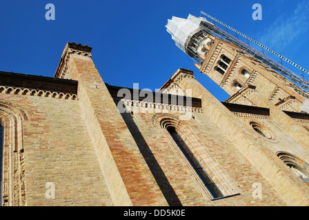 Romanischen Dom und Turm Seitenansicht, Crema Stadt, Lombardei, Italien Stockfoto
