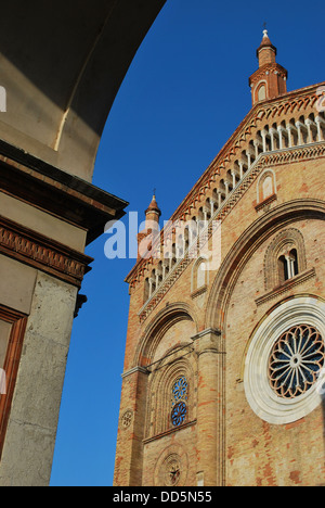 Romanische Kathedrale Fassade Detail, Crema Stadt, Lombardei, Italien Stockfoto