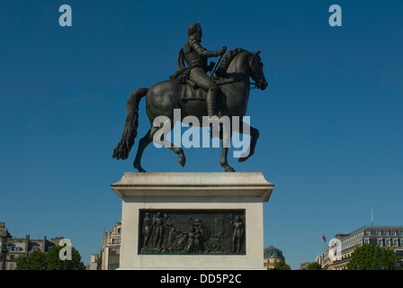 Bronzene Reiterstatue von Henry IV König von Frankreich und Navarra, in der Nähe von Pont Neuf, Paris, Frankreich. Stockfoto