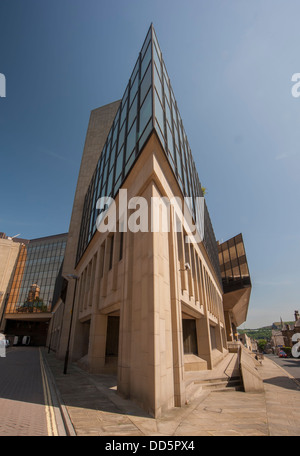 moderne Beton und Glas 1970er Jahre Bürostruktur Stockfoto