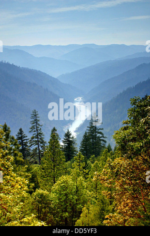 Blick auf den Rogue River von den Klamath Mountains im Siskiyou National Forest 21. Juli 2010. Stockfoto