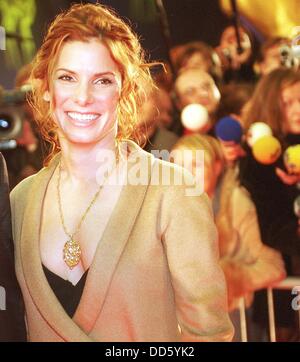 Preisträgerin Sandra Bullock auf der Bambi Award 2000. Stockfoto