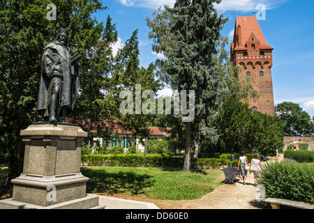 Statue von Kaiser Karl IV. -Tangermünde Burg, Sachsen-Anhalt, Deutschland Stockfoto