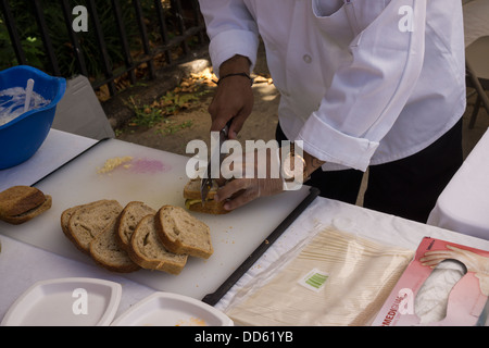 Pflanzlichen Sandwiches an einer Kochvorführung am Vermögen der Gesellschaft Vermögen hofeigene stehen Stockfoto