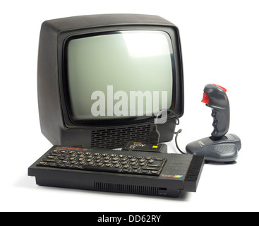 Sinclair ZX Spectrum 128K 1980 Heimcomputer mit Monitor und Joystick Stockfoto