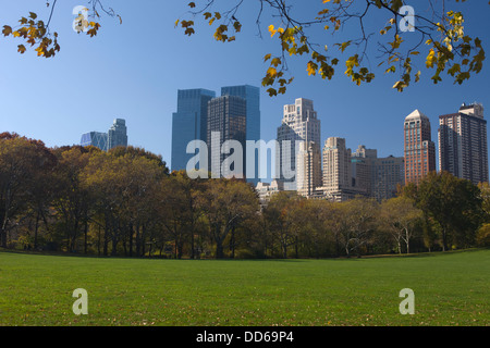 CENTRAL PARK SOUTH SKYLINE VON MIDTOWN MANHATTAN NEW YORK CITY USA Stockfoto