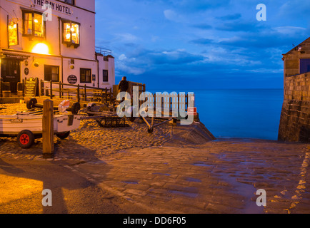 Das Bay Hotel an Robin Hoods Bay, North Yorkshire, England, UK Stockfoto