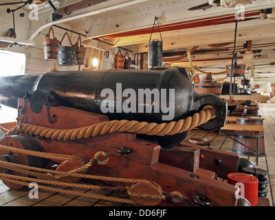 Kanone auf unteren Batteriedeck auf HMS Krieger Stockfoto