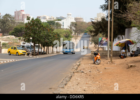 Dakar, Senegal. Öffentliche Verkehrsmittel, städtische Busse. Stockfoto