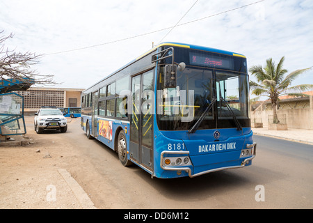 Dakar, Senegal. Öffentliche Verkehrsmittel, städtische Busse. Stockfoto