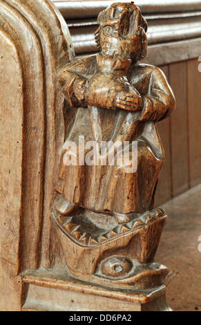 Dornweiler, Norfolk, 15. Jahrhundert Holzschnitzerei, England UK, Holzschnitzerei Benchends Benchend Ende, Trunkenheit, 7 Todsünden Stockfoto