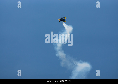 Pilot Jon Melby in seiner Pitts S-1-11 b Muskel Doppeldecker "Flügel über Wine Country" Airshow, 18. August 2013, Santa Rosa, ca. Stockfoto