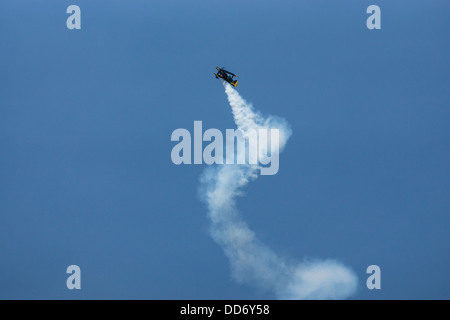 Pilot Jon Melby in seiner Pitts S-1-11 b Muskel Doppeldecker "Flügel über Wine Country" Airshow, 18. August 2013, Santa Rosa, ca. Stockfoto