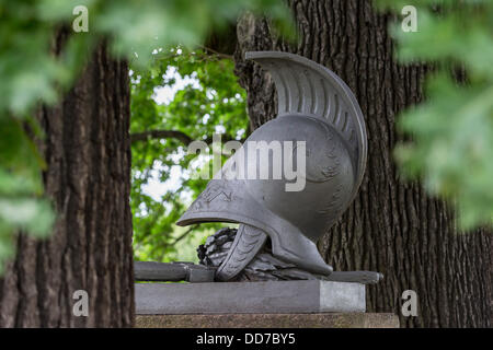 Dresden-Zschertnitz, Deutschland. 19. August 2013. Das Moreau-Denkmal ist bei der Raecknitzhoehe in Dresden-Zschertnitz, Deutschland, 19. August 2013 sehen. Das Denkmal erinnert an die tödliche Verletzung von general Jean-Victor Moreau (1763-1813) am 27. August 1813. Moreau kämpfte für Zar Alexander I. gegen Napoleon und wurde verletzt, was zu seinem Tod in Laun am 2. September 1813. Foto: Jörn Haufe/Dpa/Alamy Live News Stockfoto