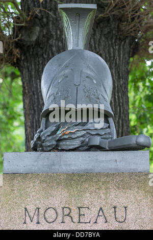 Dresden-Zschertnitz, Deutschland. 19. August 2013. Das Moreau-Denkmal ist bei der Raecknitzhoehe in Dresden-Zschertnitz, Deutschland, 19. August 2013 sehen. Das Denkmal erinnert an die tödliche Verletzung von general Jean-Victor Moreau (1763-1813) am 27. August 1813. Moreau kämpfte für Zar Alexander I. gegen Napoleon und wurde verletzt, was zu seinem Tod in Laun am 2. September 1813. Foto: Jörn Haufe/Dpa/Alamy Live News Stockfoto