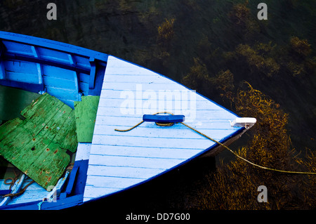 Blauen Fischerboot Lackbeg Hafen in der Nähe von Burtonport Donegal Ireland Stockfoto