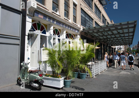 OUTDOOR-SIDEWALK CAFE WEST 14. STRAßE FLEISCH MARKT PACKING DISTRICT MANHATTAN NEW YORK CITY USA Stockfoto