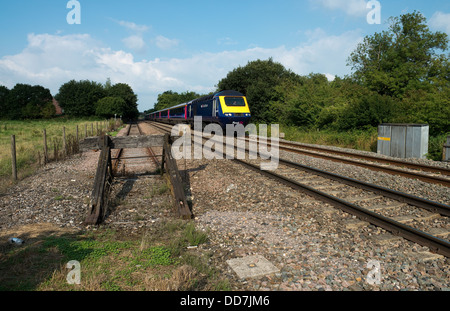 Erste große westliche Hochgeschwindigkeitszug auf großes Bedwyn, Wiltshire Stockfoto