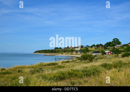 Blick auf eine Bucht der Ostsee in Schweden im Sommer Stockfoto
