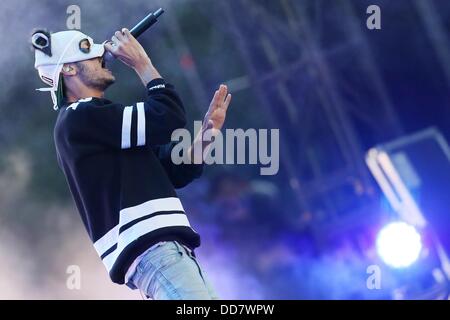 Hamburg, Deutschland. 24. August 2013. Deutscher Rapper Cro gibt ein Konzert auf der Trabrennbahn in Hamburg, Deutschland, 24. August 2013. Foto: Malte Christen/Dpa/Alamy Live News Stockfoto